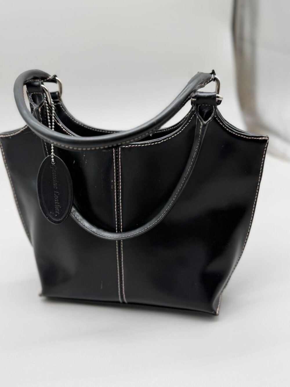 Wilson’s Leather Black Leather Handbag Contrast Stitching
